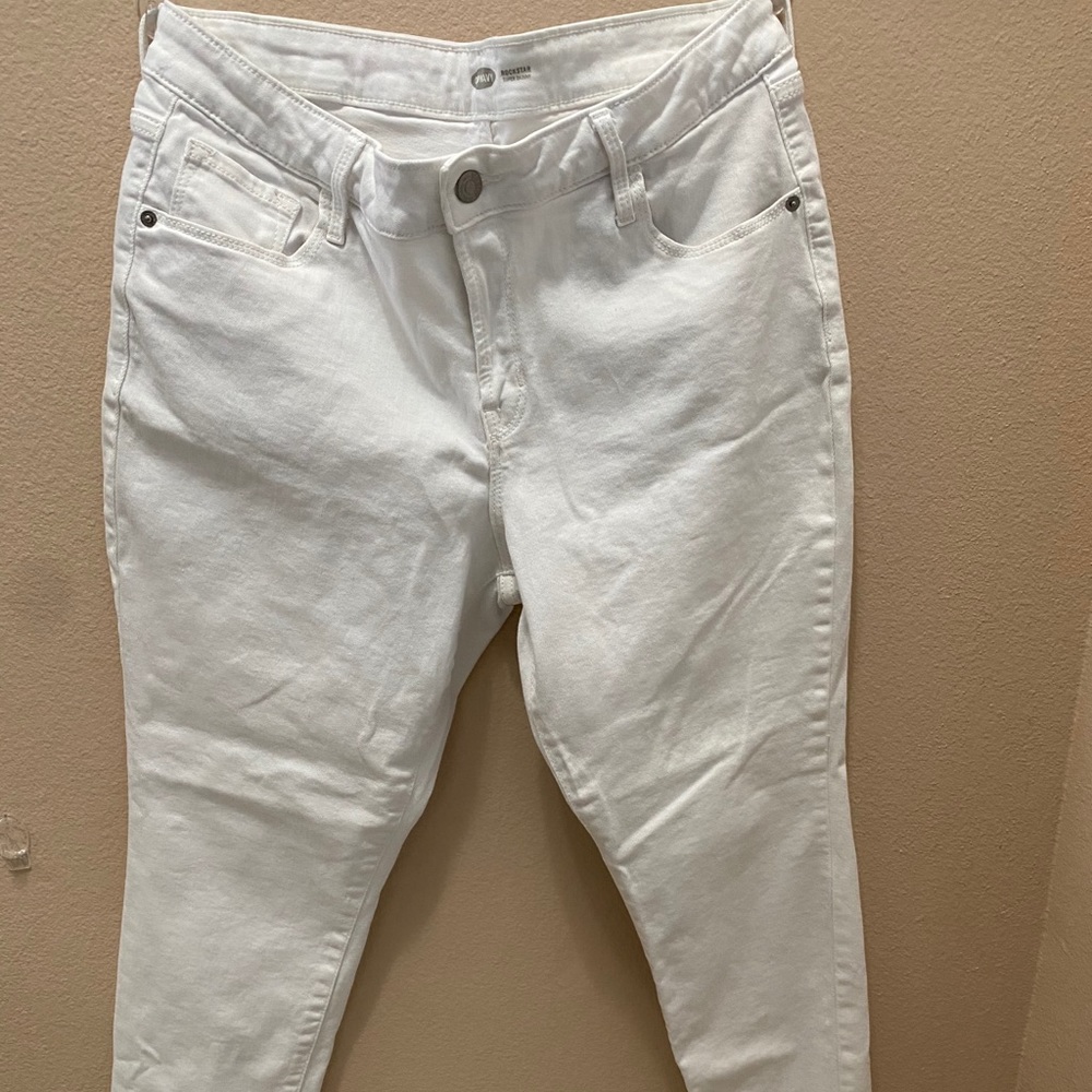 White Old Navy Rockstar Jeans